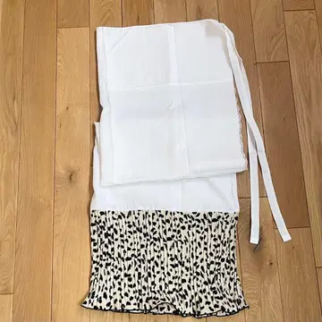 플리츠 밑단 가리개 애니멀 아이보리 기모노