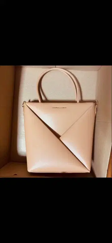 베이지 접이식 디자인 핸드백