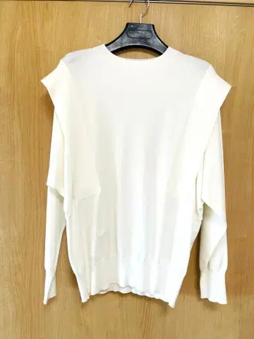 [연말세일] 저스길리티 리쉬 화이트 니트 (새상품) 사이즈: L