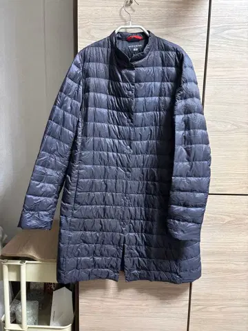 INES DE LA FRESSANGE 네이비 컬러 라이트 다운 자켓 S