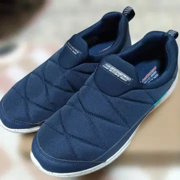 SKECHERS BOBS 네이비 슬립온 가격 인하