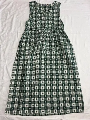 BRYN CONNELLY 슬리브리스 롱 원피스