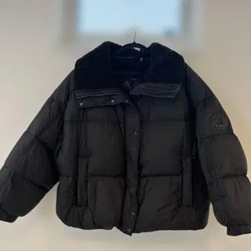 무스 너클스 블랙 다운 자켓 새상품급
