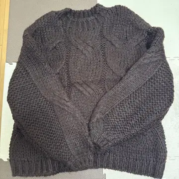 그레일 로우 게이지 케이블 니트탑