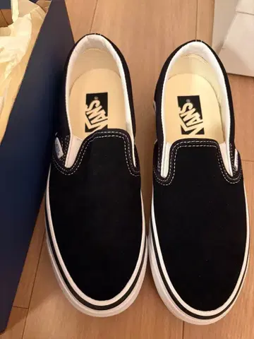 Vans LX 클래식 슬립온 98 블랙 화이트 24cm