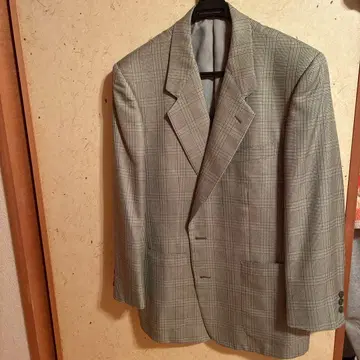 울 & 실크 고급스러움이 느껴지는 그레이 계열 체크 테일러드 자켓