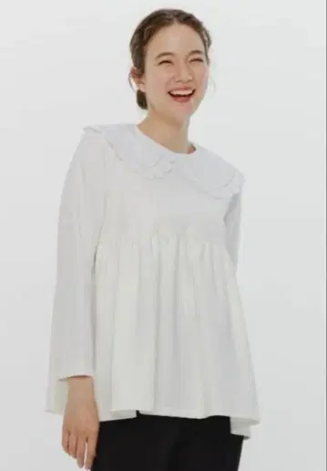 yori 요리 스캘럽 칼라 플레어 컷 블라우스