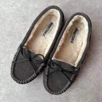 미네통카 퍼 그레이 모카신 신발 슬립온 25cm
