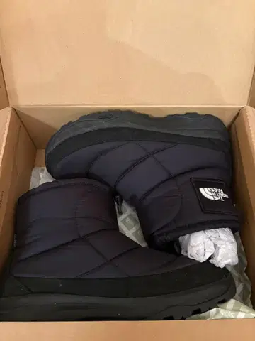 THE NORTH FACE 다크 블루 숏부츠