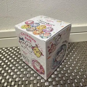 치이카와 파크 한정판 트레이딩 홀로그램 캔뱃지 박스 세트