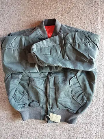 나일론 다운 자켓