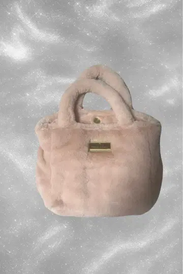 퍼 소재 핑크 핸드백