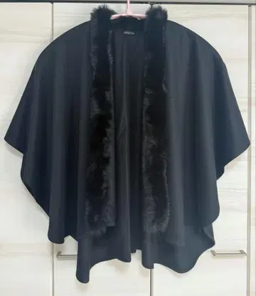 컨디션 최상! 캐시미어 고급 케이프 코트 (모몽가 코트)