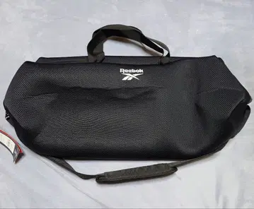 Reebok 블랙 숄더백