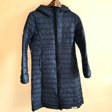 미즈노 후드 부착 네이비 다운 자켓 L 사이즈