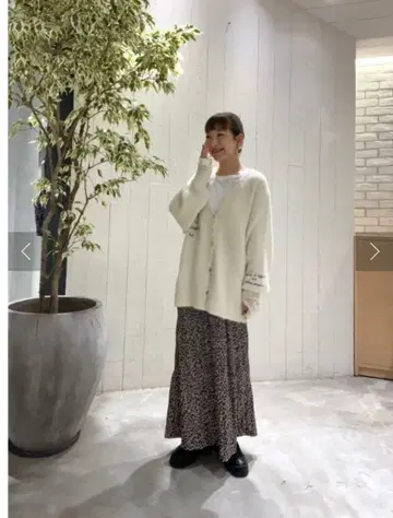 샤기 니트 가디건 샤이니 셔링 스커트