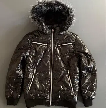 y2k 그런지 퍼 포함 다운 자켓 광택 블랙 시크 스타일 짧은 기장