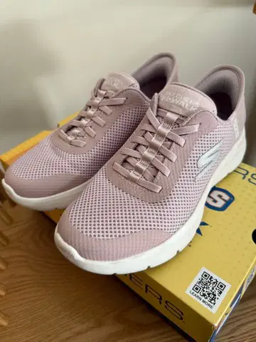 스케쳐스 슬립인 고워크 스니커즈 핑크 23cm