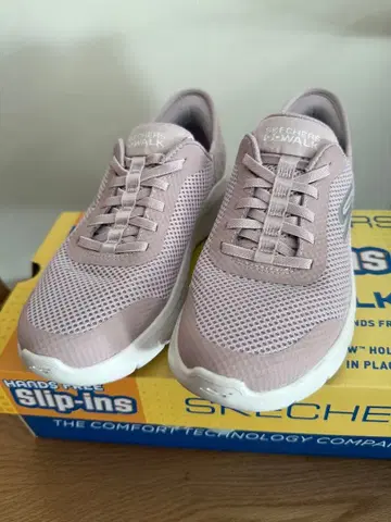 스케쳐스 슬립인 고워크 스팟 스니커즈 23cm