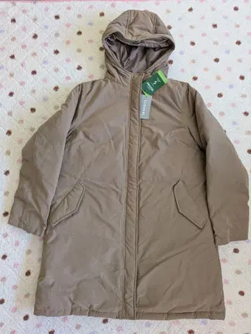 기간 한정 CLOSSI 브라운 후드 부착 다운 자켓