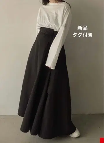 새상품 alumu 롱 스커트 블랙