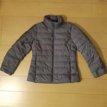 유니클로 울트라 라이트 다운 자켓 M 사이즈