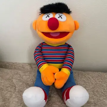 유니클로 KAWS 세서미 스트리트 콜라보 봉제 인형 어니