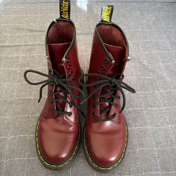 UK5 Dr.Martens 8홀 체리 레드