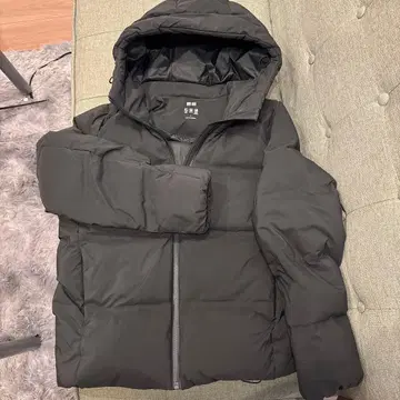 유니클로 블랙 후드 부착 다운 자켓