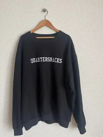 QUARTERSNACKS 블랙 맨투맨 L 사이즈