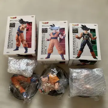 드래곤볼 피규어 3개