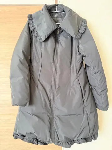 4298 시즈카 코무로 다운 코트 블랙