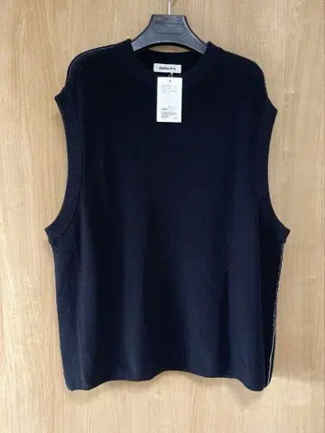 [연말 세일] 몽키타임 블랙 니트 베스트 (택 포함 새상품) 사이즈: L