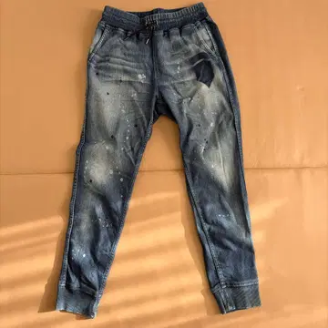 데님풍 페인트 가공 맨투맨 조거 팬츠