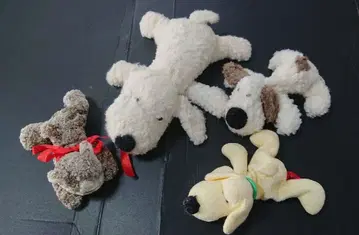 강아지 루크 3개, 개 봉제 인형 1개 세트 의상 포함 중고품