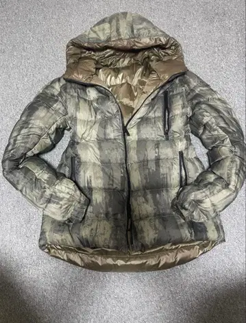 타트라스 카모플라주 카모플라쥬 다운 자켓 사이즈 3 리버서블