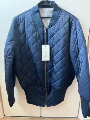 GYDA 네이비 리버서블 퀼팅 자켓 사이즈 99(F)