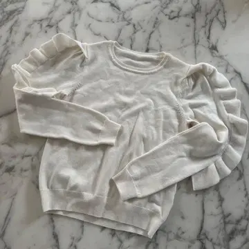 [체스티] 소매 프릴 니트 화이트 프리 사이즈