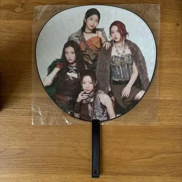 [ 미개봉 새상품 ] IS:SUE 부채 전원 집합 라포스타 2025