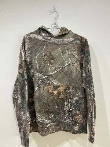 OUTDOORLIFE 리얼 트리 패턴 후드티