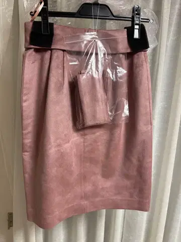 JUSGLITTY 타이트 스커트 무릎 기장 페이크 스웨이드?