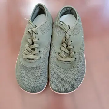 올리브 그린 스니커즈 43