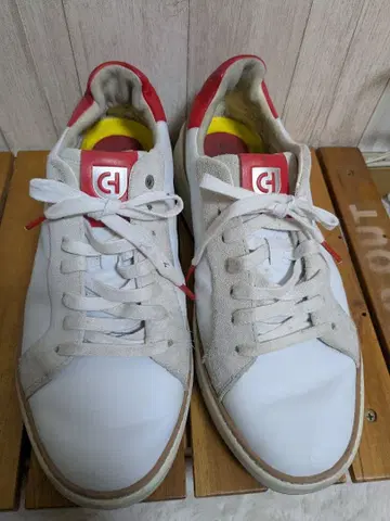 콜한 10 1/2 화이트 빨간색 가죽 스니커즈