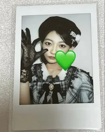 큐티 스트리트 이타쿠라 카나 폴라로이드