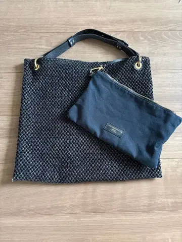 CHRISTIAN VILLA 블랙 토트백과 파우치