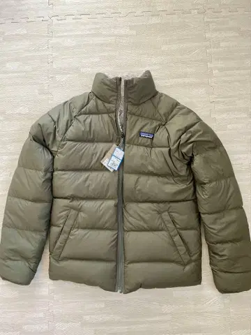 새상품 Patagonia 리버서블 사일런트 다운 자켓 남성용 M