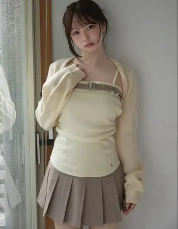 ANDMARY Heidi belt pleats set up