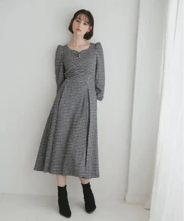 컷 트위드 플레어 원피스