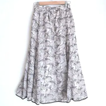 [새상품급] JUSGLITTY 자수 스커트 점포 한정 상품