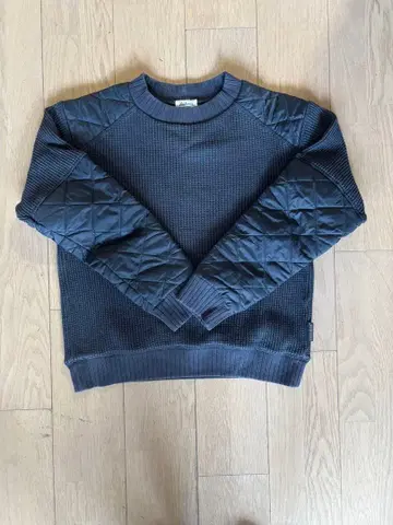 다크 블루 크루넥 니트 1